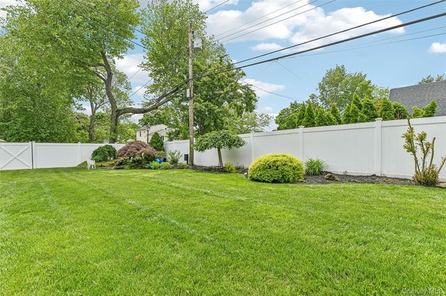 23 Middle Drive, Huntington, NY 11743