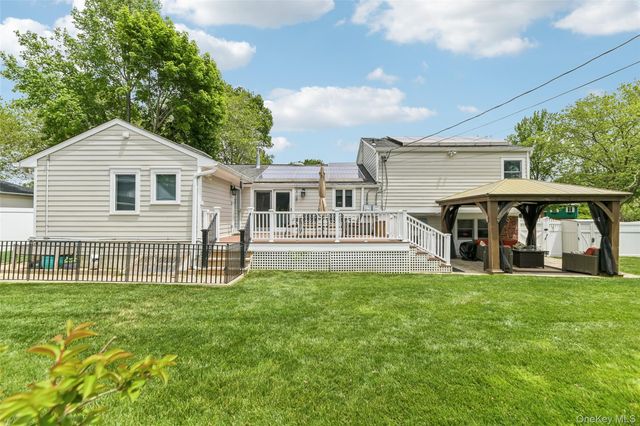 23 Middle Drive, Huntington, NY 11743