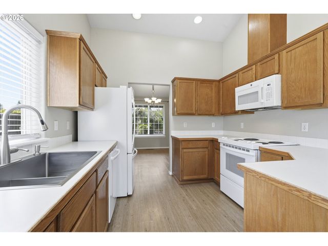 15049 HOMESTEAD Dr, Oregon City, OR 97045
