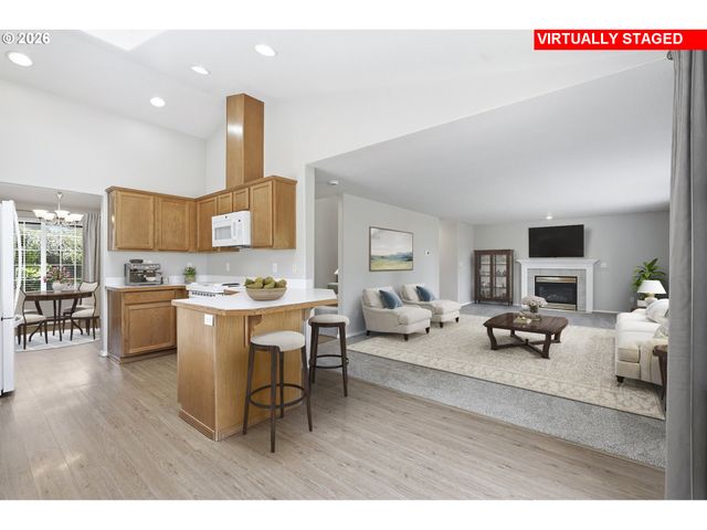 15049 HOMESTEAD Dr, Oregon City, OR 97045