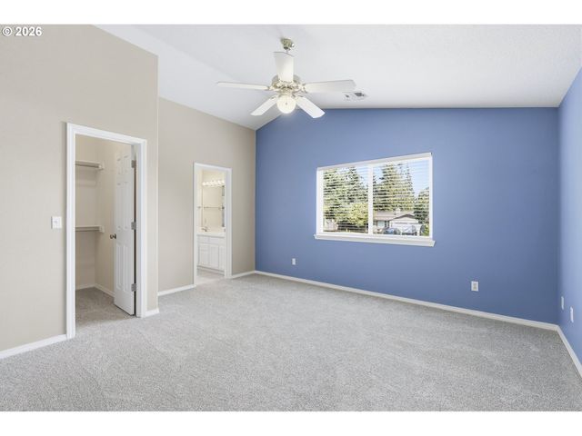 15049 HOMESTEAD Dr, Oregon City, OR 97045