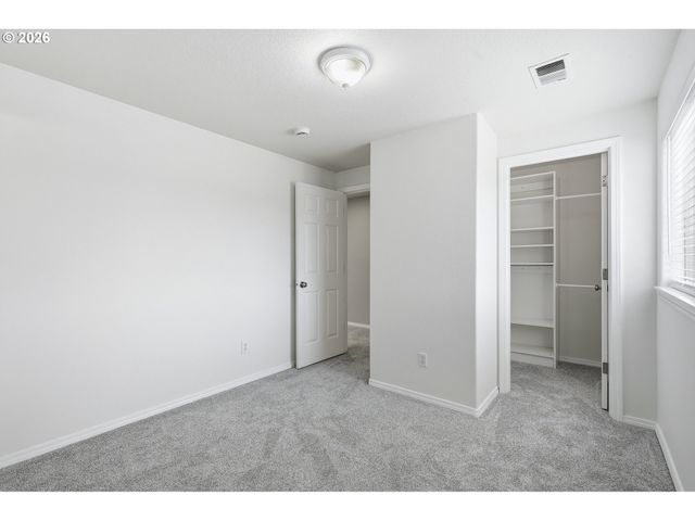 15049 HOMESTEAD Dr, Oregon City, OR 97045