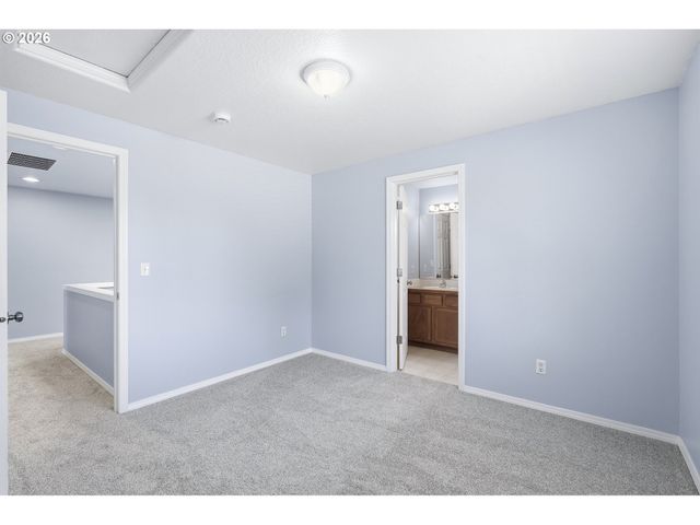 15049 HOMESTEAD Dr, Oregon City, OR 97045