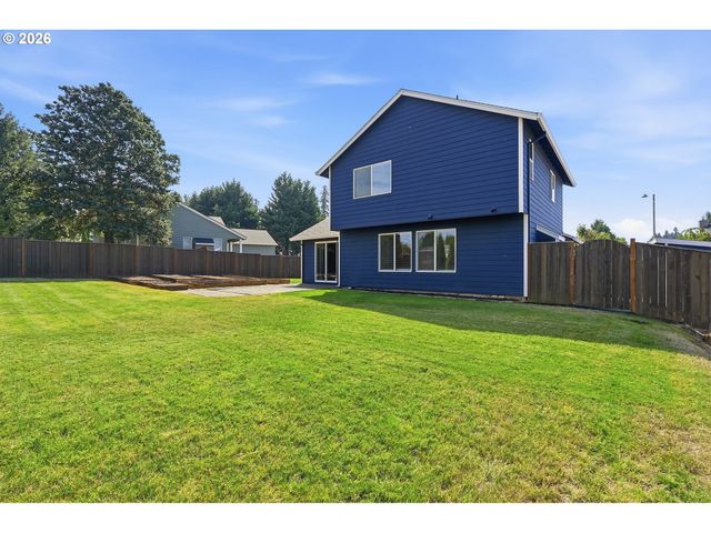 15049 HOMESTEAD Dr, Oregon City, OR 97045