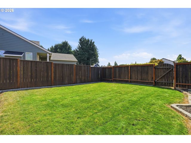 15049 HOMESTEAD Dr, Oregon City, OR 97045