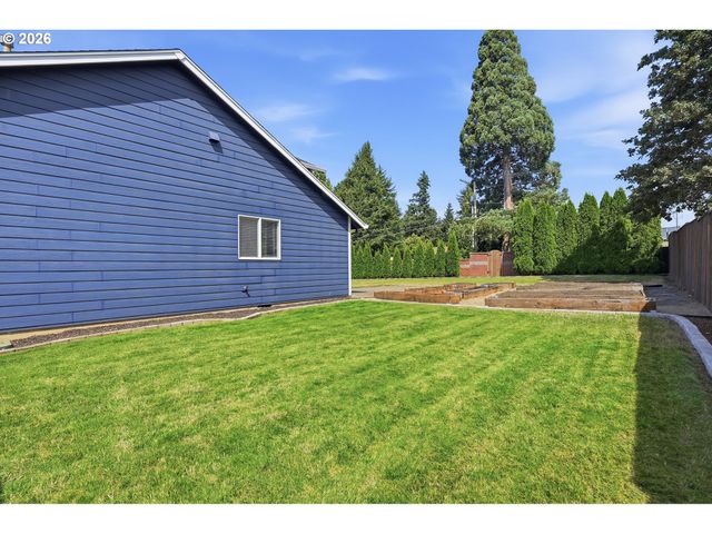 15049 HOMESTEAD Dr, Oregon City, OR 97045