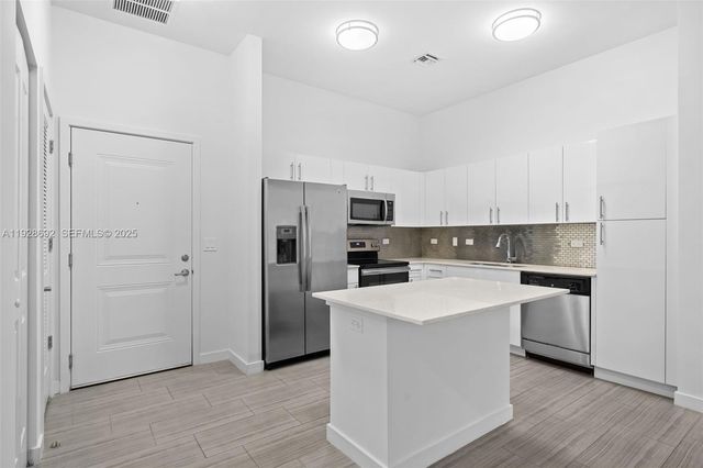 1776 Polk St 1103, Hollywood, FL 33020