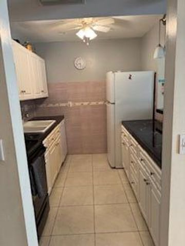 632 Snug Harbor Drive D6, Boynton Beach, FL 33435