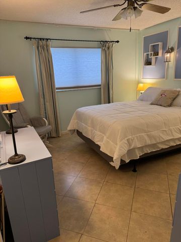 632 Snug Harbor Drive D6, Boynton Beach, FL 33435