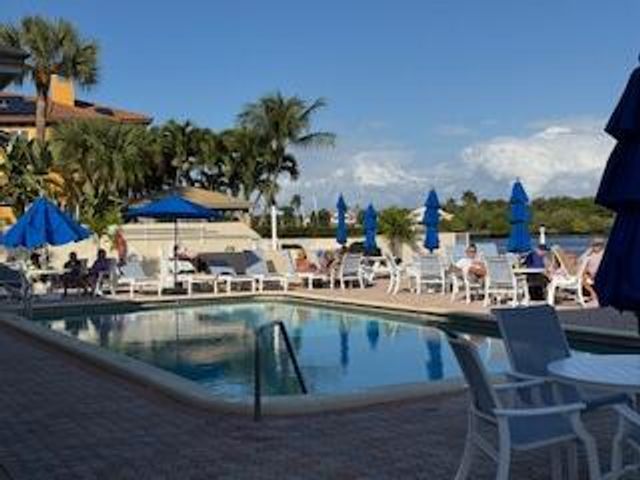 632 Snug Harbor Drive D6, Boynton Beach, FL 33435