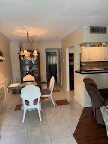 632 Snug Harbor Drive D6, Boynton Beach, FL 33435