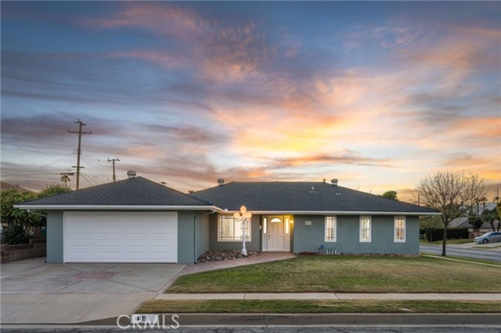 819 N Shaftesbury Avenue, San Dimas, CA 91773