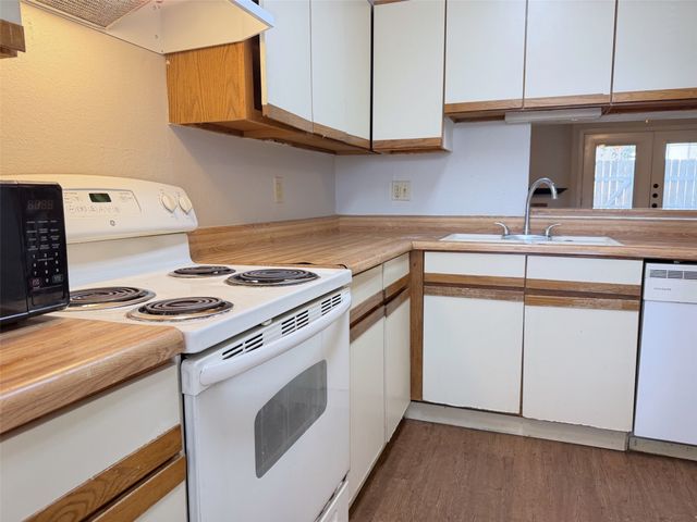 740 W Collins Street, Denton, TX 76201