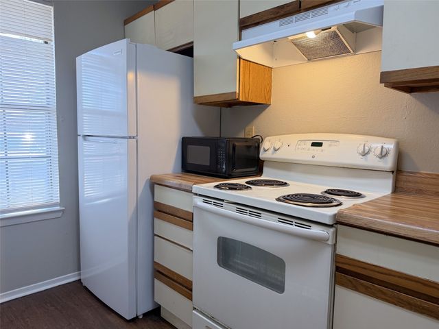 740 W Collins Street, Denton, TX 76201
