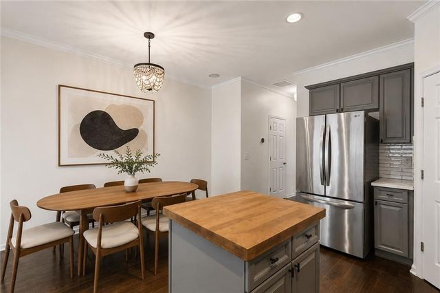 1064 Liberty Parkway NW, Atlanta, GA 30318