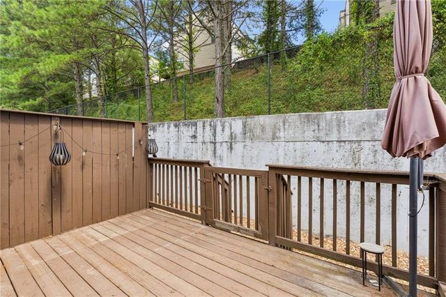 1064 Liberty Parkway NW, Atlanta, GA 30318