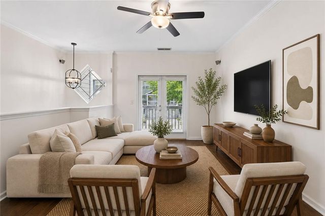 1064 Liberty Parkway NW, Atlanta, GA 30318