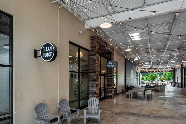 1064 Liberty Parkway NW, Atlanta, GA 30318