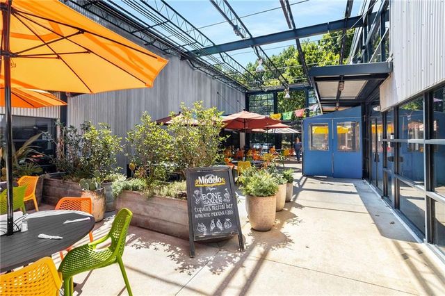 1064 Liberty Parkway NW, Atlanta, GA 30318