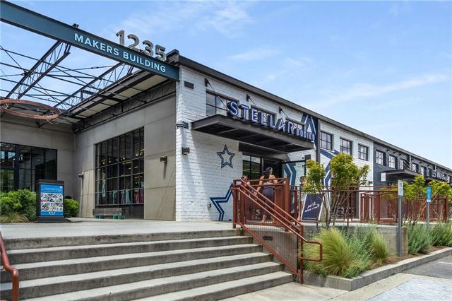 1064 Liberty Parkway NW, Atlanta, GA 30318