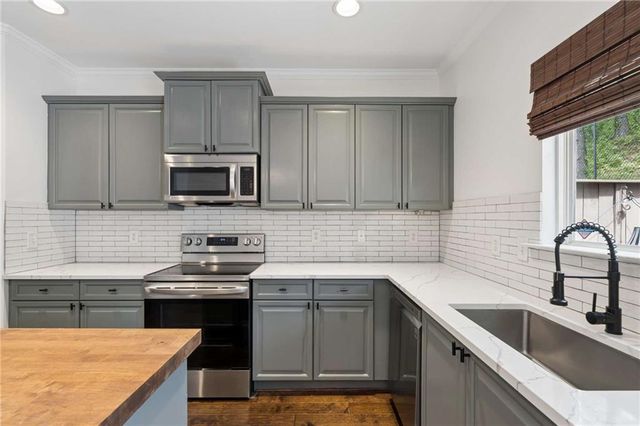 1064 Liberty Parkway NW, Atlanta, GA 30318