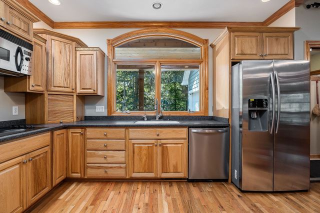 115 Long Point Dr, Rock Island, TN 38581