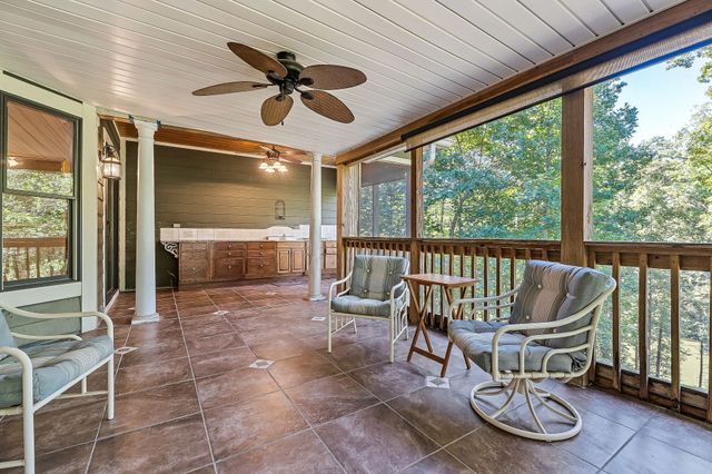 115 Long Point Dr, Rock Island, TN 38581