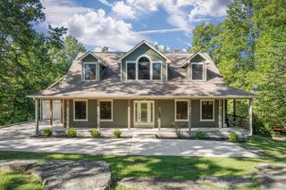 115 Long Point Dr, Rock Island, TN 38581