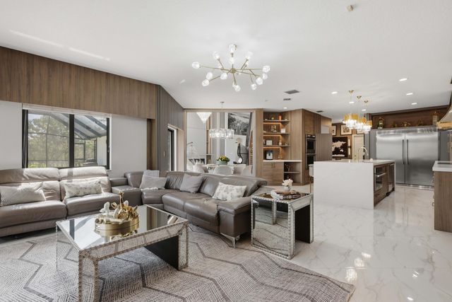 22257 Vista Lago Drive, Boca Raton, FL 33428