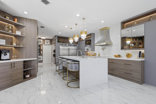 22257 Vista Lago Drive, Boca Raton, FL 33428