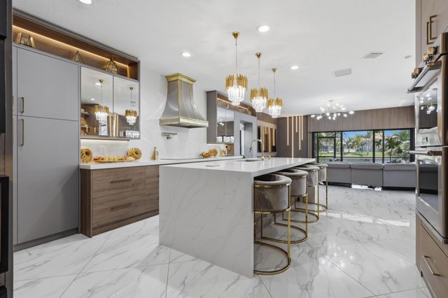 22257 Vista Lago Drive, Boca Raton, FL 33428