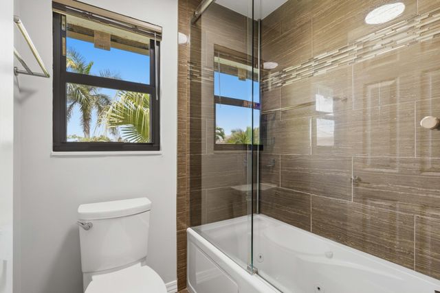 22257 Vista Lago Drive, Boca Raton, FL 33428