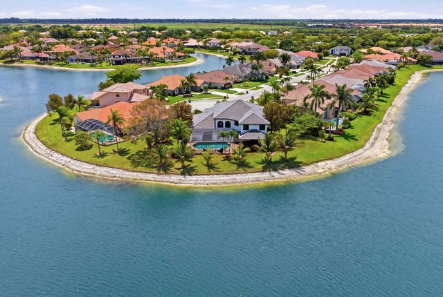 22257 Vista Lago Drive, Boca Raton, FL 33428