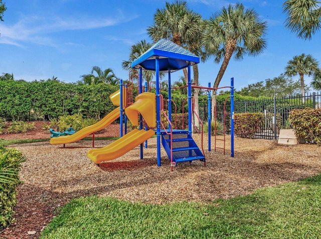 22257 Vista Lago Drive, Boca Raton, FL 33428