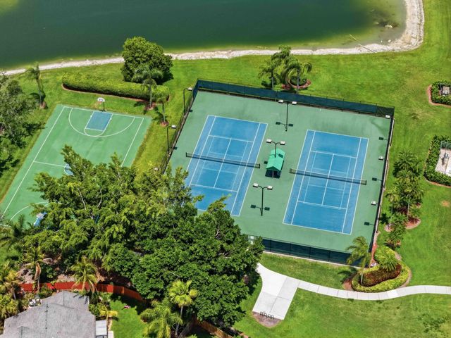 22257 Vista Lago Drive, Boca Raton, FL 33428