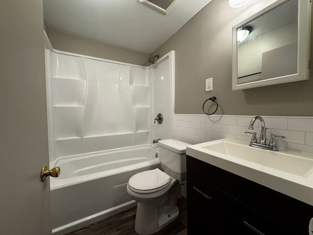 1870 Beacon St. B2, Brookline, MA 02445