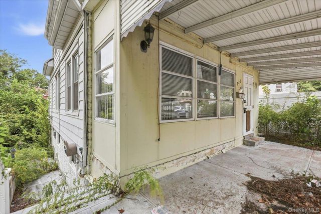 923 Quincy Avenue, Bronx, NY 10465