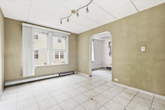 923 Quincy Avenue, Bronx, NY 10465