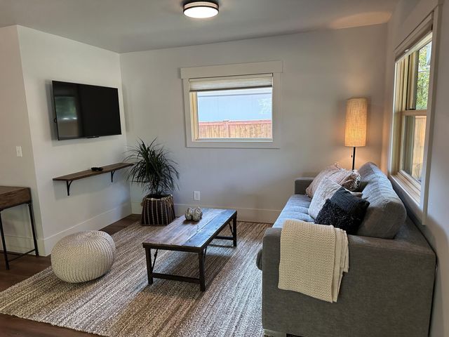 852 NW Columbia Street, Bend, OR 97703