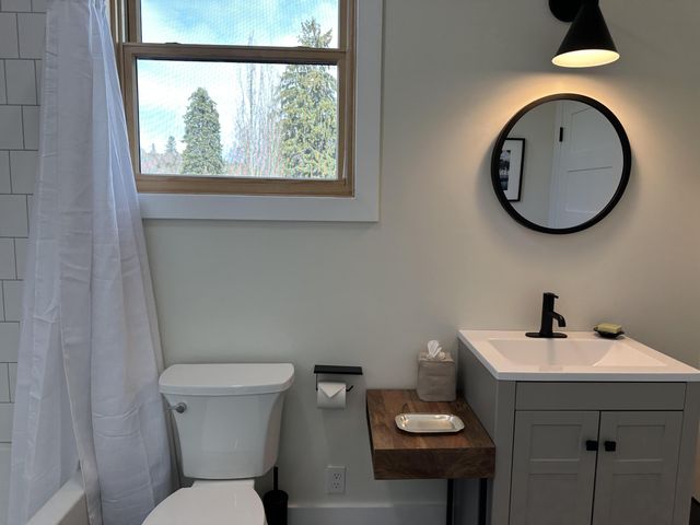 852 NW Columbia Street, Bend, OR 97703