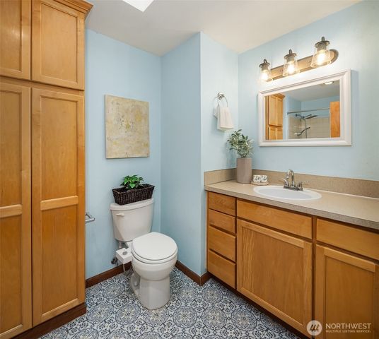 1002 S 194th Street, Seatac, WA 98148