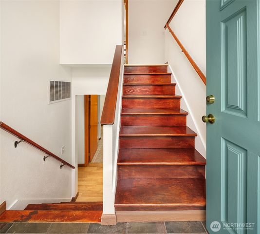 1002 S 194th Street, Seatac, WA 98148