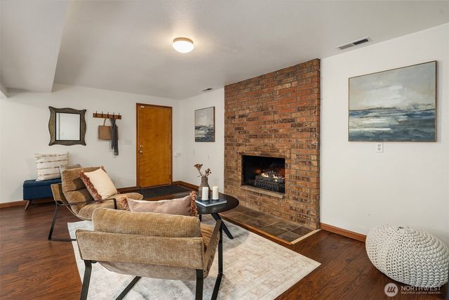 1002 S 194th Street, Seatac, WA 98148