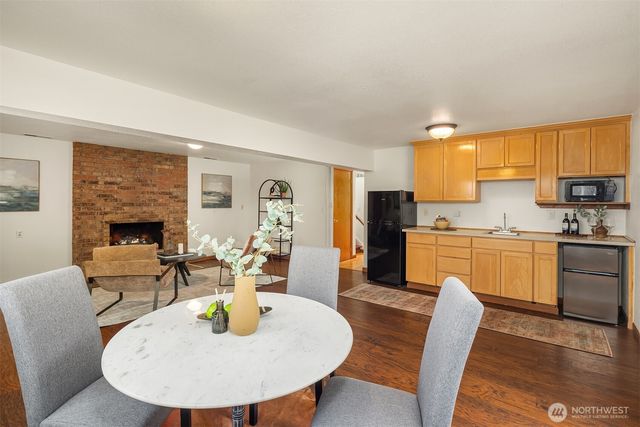 1002 S 194th Street, Seatac, WA 98148