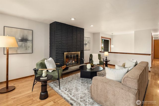 1002 S 194th Street, Seatac, WA 98148