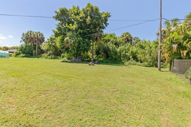18579 ROBINSON AVENUE, Port Charlotte, FL 33948