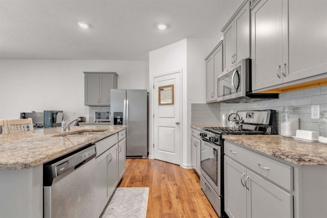 5051 SHELLBACK DR, Millington, TN 38053
