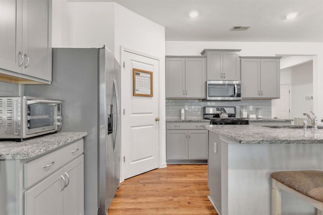 5051 SHELLBACK DR, Millington, TN 38053