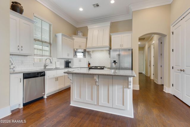 200 Palfrey Parkway, Youngsville, LA 70592
