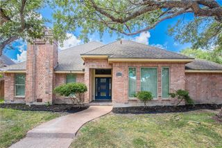7437 Lake Neuchatel Dr, Corpus Christi, TX 78413